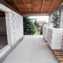 4-izbový rozostavaný rodinný dom s projektom, Andovce, 798m2