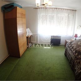 Dobrá cena: 4.izb.rodinný dom,po čiastočnej rekonštrukcii neďaleko centra obce ZÁVOD,pozemok 500 m2.