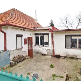 Na predaj starší 3 izbový rodinný dom ČAKAJOVCE okr. Nitra