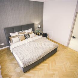 2-IZBOVÝ BYT,KOMPLETNÁ REKONŠTRUKCIA,RUŽINOV,LOGGIA,70m2