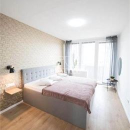 Na PREDAJ nový 3-izbový /164 m2/, nadštandartne riešený byt v úplnom centre mesta Lučenec, pre náročných.