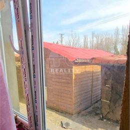 Zníženie ceny !! Na predaj skvelý domček /200 m2/ na dobrej adrese po čiastočnej rekonštrukcii v meste