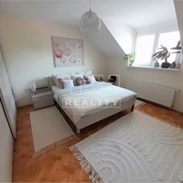 IBA U NÁS 3-IZBOVÝ MEZONETOVÝ BYT VRBOVÉ, 88m2