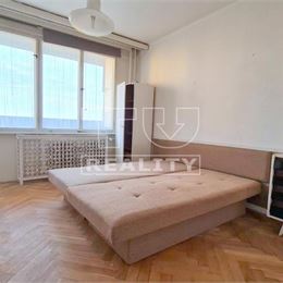 Na predaj 2-izbový byt s tromi balkónmi v centre Nitry, Štúrova ul.62 m2