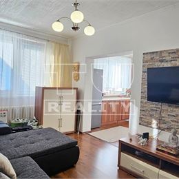 Na predaj 3-izbový byt blízko centra v meste Topoľčany 64 m2