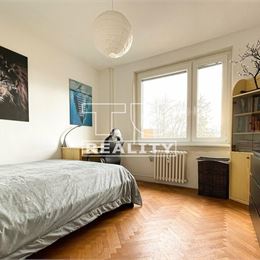 Na predaj 3 izbový byt v meste Handlová, 63 m2