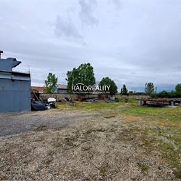 Predaj, komerčný objekt Dolné Orešany, pozemok 1828 m²