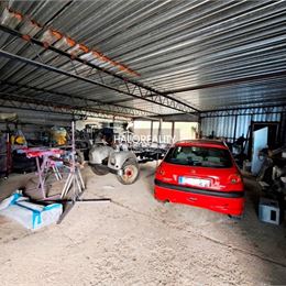 Predaj, komerčný objekt Dolné Orešany, pozemok 1828 m²