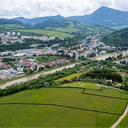 Investičný pozemok pre budúcu výstavbu rodinných domov v lokalite Brehy