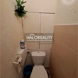 Predaj, trojizbový byt Kremnica, s balkónom, blízko centra mesta - ZNÍŽENÁ CENA - IBA U NÁS