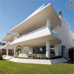 Na predaj – luxusná vila s výhľadom na hory, 412 m² – Marbella, Andalusia, Španielsko