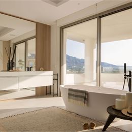 Na predaj – luxusná vila s výhľadom na hory, 412 m² – Marbella, Andalusia, Španielsko