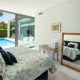Na predaj – exkluzívna vila s veľkým bazénom, Marbella, Andalusia Španielsko
