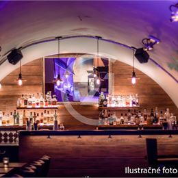 Skvelá ponuka – Nočný bar na prenájom v srdci Banskej Bystrice – Námestie SNP 2