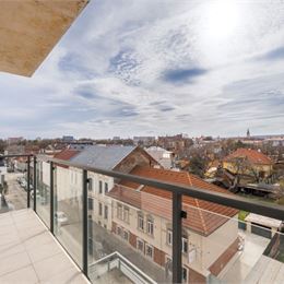 Slnečný 3-izbový byt na predaj v centre | 82m²
