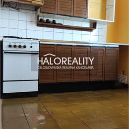 Predaj, trojizbový byt Lučenec - ZNÍŽENÁ CENA - EXKLUZÍVNE HALO REALITY