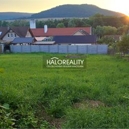 Predaj, pozemok pre rodinný dom 766m² Veľké Uherce, v tichej lokalite - EXKLUZÍVNE HALO REALITY