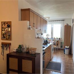 Ponúkame na predaj 4-izbový byt vo výbornej lokalite Sídliska III, ulica Mukačevská v Prešove, so šatníkom.
