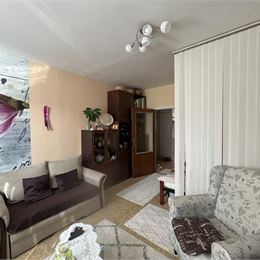 Teraz za výhodnú cenu ponúkame na predaj veľmi zachovalý 1-izbový byt na ulici Karpatskej v Prešove, Sídlisko