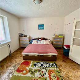 TOP PONUKA!! Na predaj pekný 3.-izb. zrekonštruovaný dom s krásnym pozemkom v obci Buková