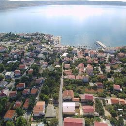 Dom so 6 apartmánmi pri mori – Starigrad, 385m2