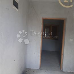 Nedokončený dům – Murvica, Poličnik, 88m2