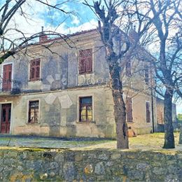 Dom pred rekonštrukciou, skvelá investícia! – Roč, Buzet, 420m2