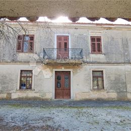 Dom pred rekonštrukciou, skvelá investícia! – Roč, Buzet, 420m2