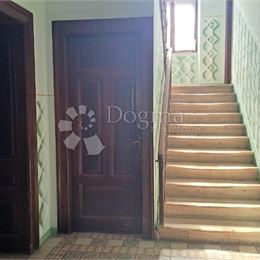 Dom pred rekonštrukciou, skvelá investícia! – Roč, Buzet, 420m2