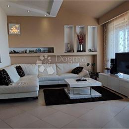 Dom s výhľadom na more – Lovran, 450m2