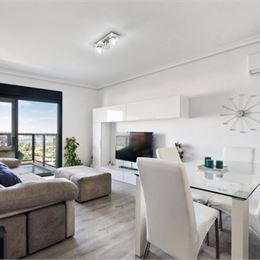 Na predaj, byt v lukratívnej oblasti s výhľadom na more 2+1, 94 m² – Torrevieja, Costa Blanca