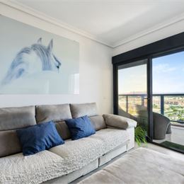 Na predaj, byt v lukratívnej oblasti s výhľadom na more 2+1, 94 m² – Torrevieja, Costa Blanca