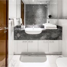 Luxusný apartmán 2+1 s výhľadom na vodný kanál v Dubaji (Al Habtoor City – Noora Tower)