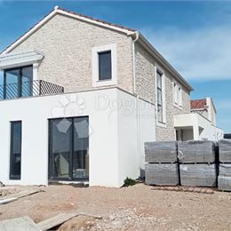 Vila s výhľadom na more (V03) – Vodice, 400m2