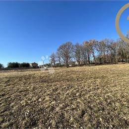 Stavebný pozemok – Tinjan, 2.216m2