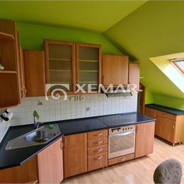 Na predaj veľkometrážny 3-izbový byt s lodžiou v Detve- Exkluzívne