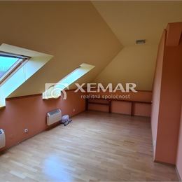 Na predaj veľkometrážny 3-izbový byt s lodžiou v Detve- Exkluzívne