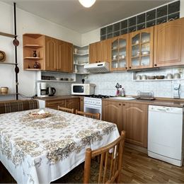 Na predaj zariadený 3-izbový byt so 4 loggiami v Banskej Bystrici, ul. THK