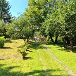 Na predaj záhradná chata s pozemkom v Lučenci- Vinica