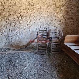 Na predaj rodinný dom s obytnou prístavbou, garážou, 1,57 ha pozemkom v obci Stožok