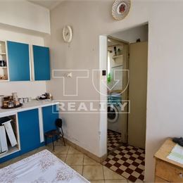 TUreality ponúka na predaj rodinný dom v Handlovej, pozemok 460m2