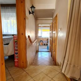 TUreality ponúka na predaj rodinný dom v Handlovej, pozemok 460m2