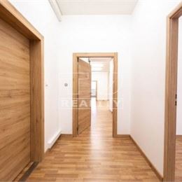 ADMINÍSTRTÍVNA BUDOVA,RUŽINOV,PESTOVATEĽSKÁ,1000m2