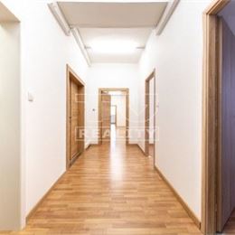 ADMINÍSTRTÍVNA BUDOVA,RUŽINOV,PESTOVATEĽSKÁ,1000m2