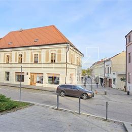 Na prenájom kancelárie s parkovaním v mesta Nitra, Fárska ulica