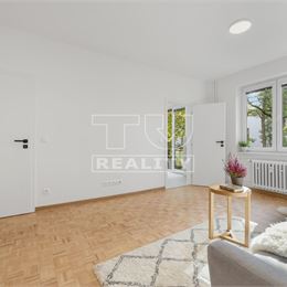 TOP PONUKA TUreality ponúka na predaj – slnečný 2 izbový byt s balkónom v tehlovom dome v Bratislave - v