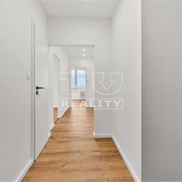 Tureality ponúka na predaj kompletne, novo zrekonštruovaný 3 izbový byt vo výbornej lokalite na Mudrochovej