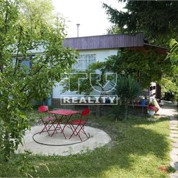 TUreality ponúka záhradnú chatku s pozemkom o výmere 346 m² vo Zvolene na Zlatom potoku