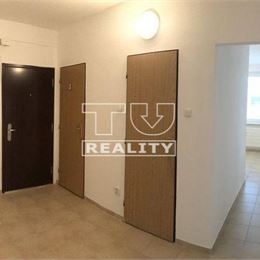 TUreality ponúka na predaj 3 izbový byt v okresnom meste Žiar nad Hronom, 84 m2