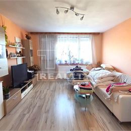 Na predaj 5 izbový rodinný dom v obci Orešany na krásnom slnečnom pozemku o celkovej rozlohe 3600 m2